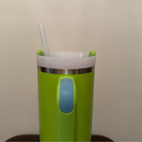Stanley The Quencher H2.0 Flowstate Tumbler 40oz - Lime Green - Picture 10 of 12